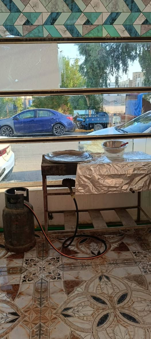 طباخ عينين وباترينه عرض للبيع  بسعر مناسب لشراي يتصل ولرقم بي واتساب ***********
