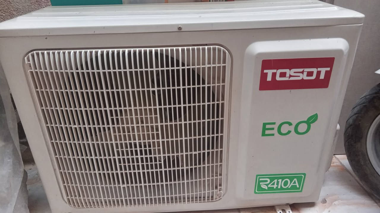 سلام عليكم سبلت توسوت ١طن ابلادي نضيف غاز ٤١٠ كامل السعر ٢٢٥ أتواصل ويلساب *********** @

