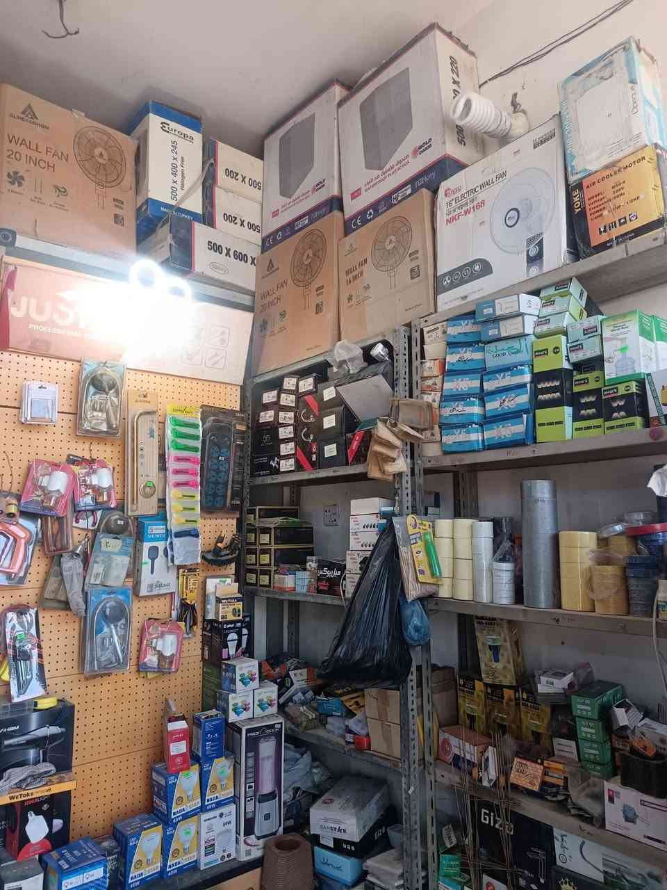 سلام عليكم
انشائيه للبيع مسواك كامل اي نقص مابيها
مجهزة بجميع المواد الانشائيه
مكاني بغداد الاستفسار (***********)
