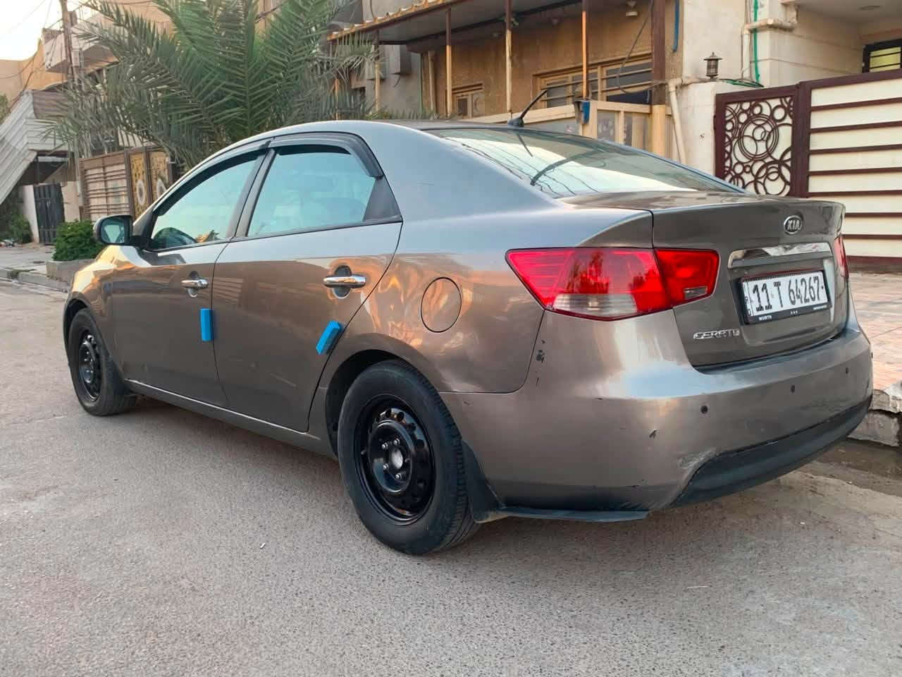 سلام عليكم مستعجل علا بيعتها سيراتو ٢٠١٢ فول مواصفات عدا لبصمة محرك ١٦٠٠ دوش يرادلها ترتيب بسيط مكان بغداد النصر والسلام *********** 92 بيها مجال بسيط
