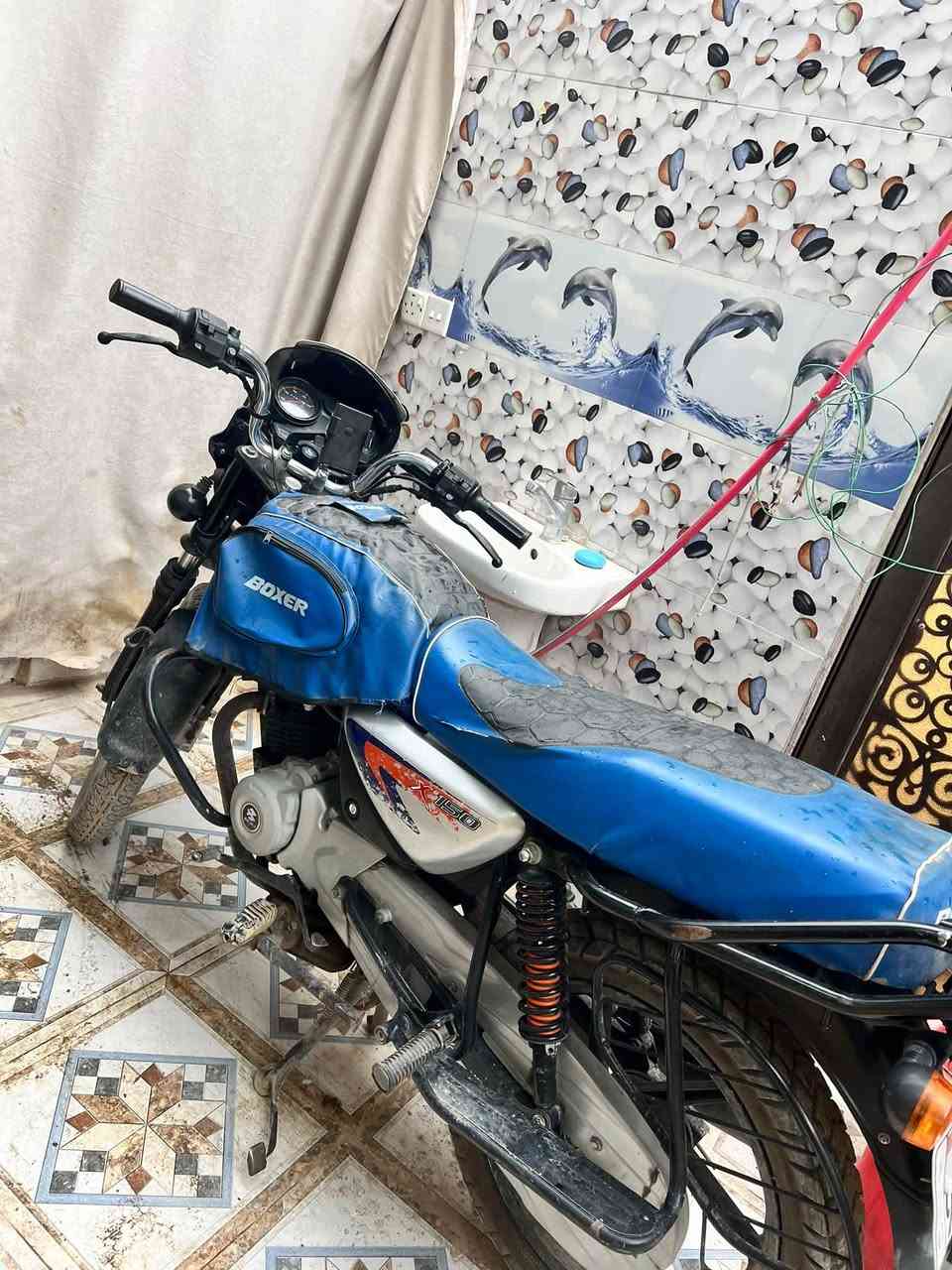سلام عليكم دراجه بوكسر مرقمه بغداد ثاني يوم تحويل بسمي دراجه دراجه مابيه شي خير من الله بيه خيط تبخير مجفته مره وحده بس على ايدي دراجه دراجه شغلات بسيطه تكمل مابيه اي شي كامل موديل 2021 مجفته مره واحده بوشه بستم شراي يجي خاص ‭***********‬
