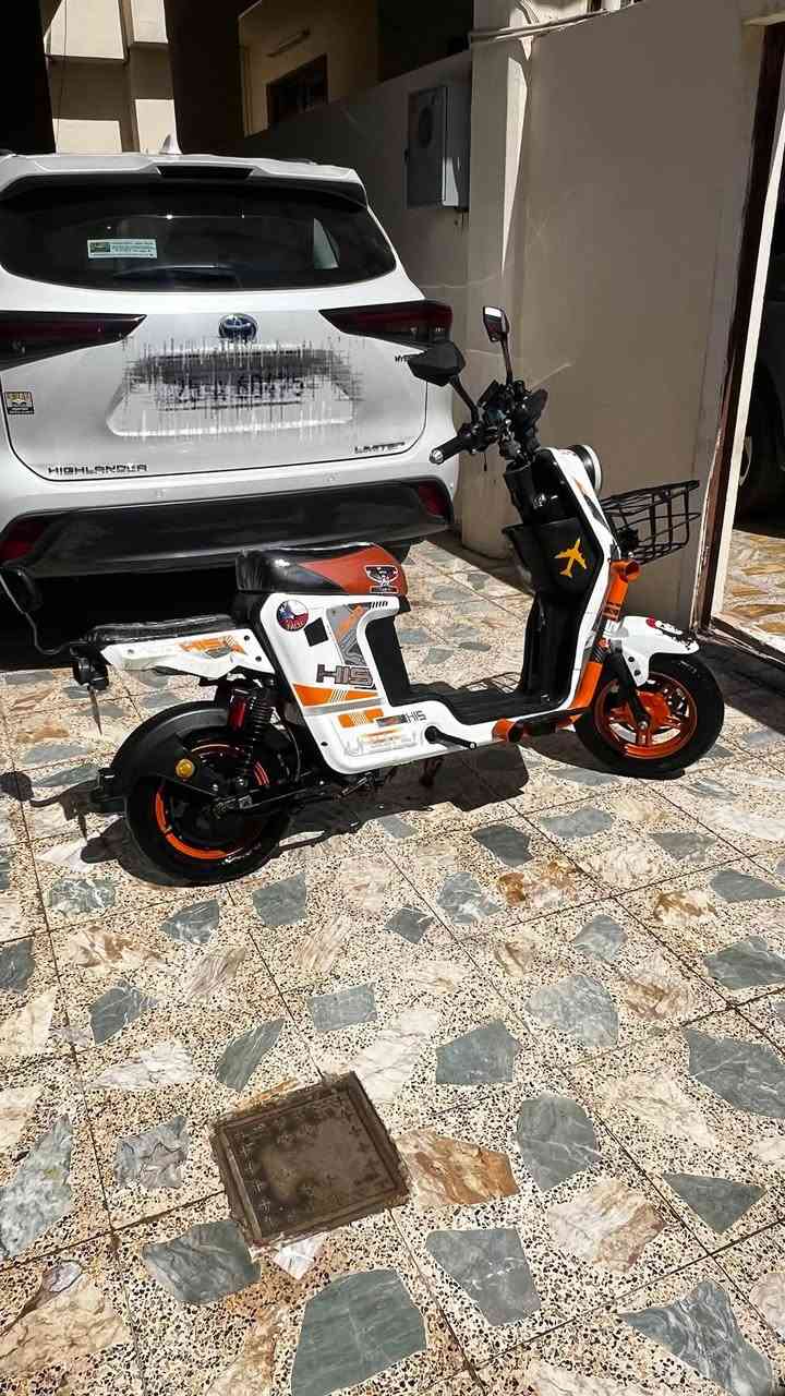 سلام عليكم
H900للبيع
فول نضافه
ملف 15000
4 تبديلات
سرعه 99
بومات شركه
ملف ، عقل ، شاشه ، اشاير ، دبلات ، (شرط)
الحويجه القادسيه
السعر 500 وبي مجال 
(***********)
