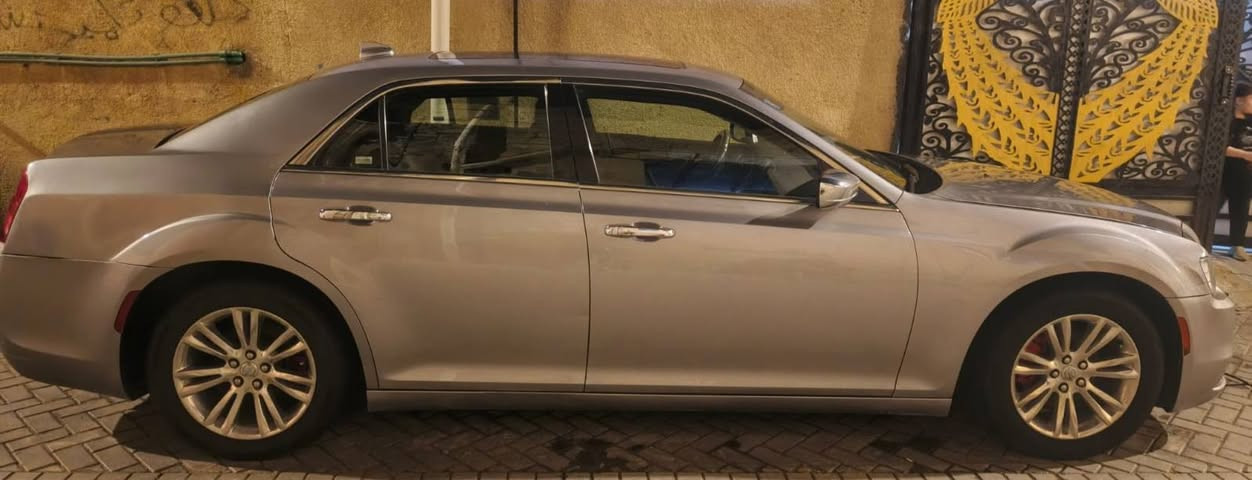 السلام عليكم
اللبيع 
اوباما C  تو ويل 
مديل 2017اصل 
محرك سته 3600
رقم  نكليزي  الحادث خلف 
بنوراما تشغيل عن بعد ويل ١٨ مكسيكي ابو ألمعه القويه 
لايت زنون بك لايت لد 
داخل جلد
 تنته عسلي 
كراسي  تبريد سستم سماعات 
بعد هواي بيها مواصفات 
مكان السياره بصره 
السع170$ وبيها مجال 
رقم الهاتف ***********
