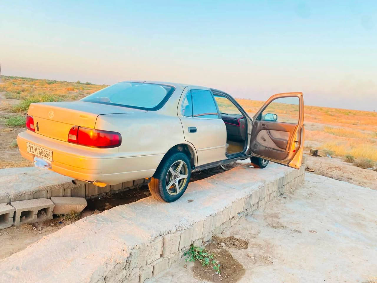لسلام عليكم سياره موديل 96 سيارة بلادي من الدعامية للدعاميه شرط كير ومحرك وصدر وتايرات مكان الضلوعيه السعر 42 وبيها مجال حك الجيه  ***********
