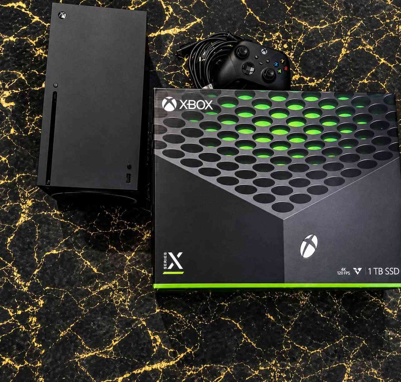 السلام عليكم شباب عندي 
اكس بوكس X 
و شاشة gameon 120fps 24  
نظافة الشاشة 100%
والاكس بوكس هم نظيف كلش
رايدهن ثنينهن ب850 الف 
هذا رقمي موجود واتساب ***********
سبب البيع حولت pc وشكراً
