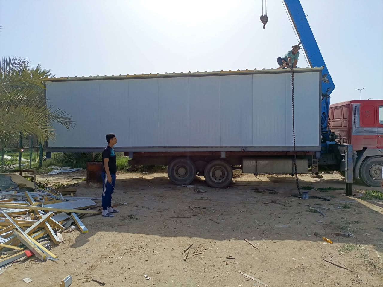 معمل كرفانات السدرة لتجهيز كافه أنواع الكرفانات والدور الجاهزه شغل ممتاز العنوان طريق حله بغداد قرب سيطره الآثار ويوجد توصيل لكافة المحافظات للاتصال ***********//***********
