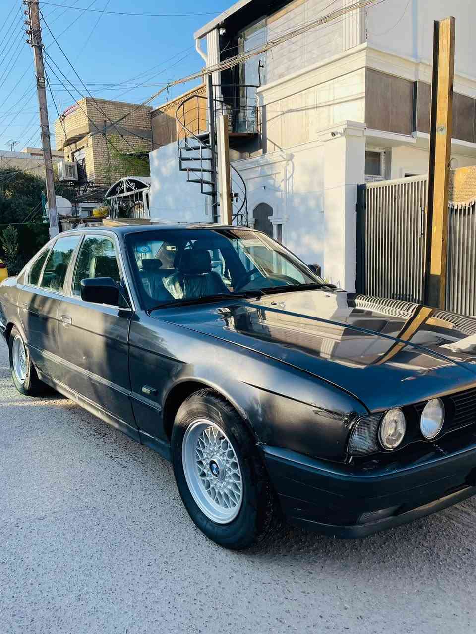 السلام عليكم
BMW 525i🇩🇪للبيع 
🪐اصل525
🪐حاليامكينه 6-25 مسكر 
🪐عدله مشروطة حاوية
🪐موديل1992
🪐رقم بغداد دولي
🪐شرط التحويل 
الصبغ للجماليه فقط 
🪐اللون اسود غير محدد 
🪐 تبريد شرط ثلج
🪐سلايد روف طكتين
🪐منظومت زنون اصلية
🪐حدادية امامية وخلفية
🪐جديده 100‎%‎ 
🪐ادامه كاملة للمنضومات الاحتراق من فيتبم الى اخره 
🪐راديتر  او حاضن جدد انسى الحماوه نهائياً
🪐سستم صوت مضخم 
🪐غرفه جديده كشنات جلدmكهربائي
🪐 دبل كومبيوتر 
🪐تخم ويل خلية اصل 
🪐وبي تخم تاير جديد اقل الشهر من شديته 
باتري جديد بعده بل ظمان 
🪐سنتر لوك شغال
🪐جام كهربائي ٤ شغال
🪐كل تفاصيل السياره شغاله 
🪐كهربائيات بدون جطلات 
🪐السياره بيه نصبه كلش حلوه وكاعده واحلى من الصور

🪐مكاني بغداد البياع

🪐السعر 58$💵

🪐للاستفسار***********
