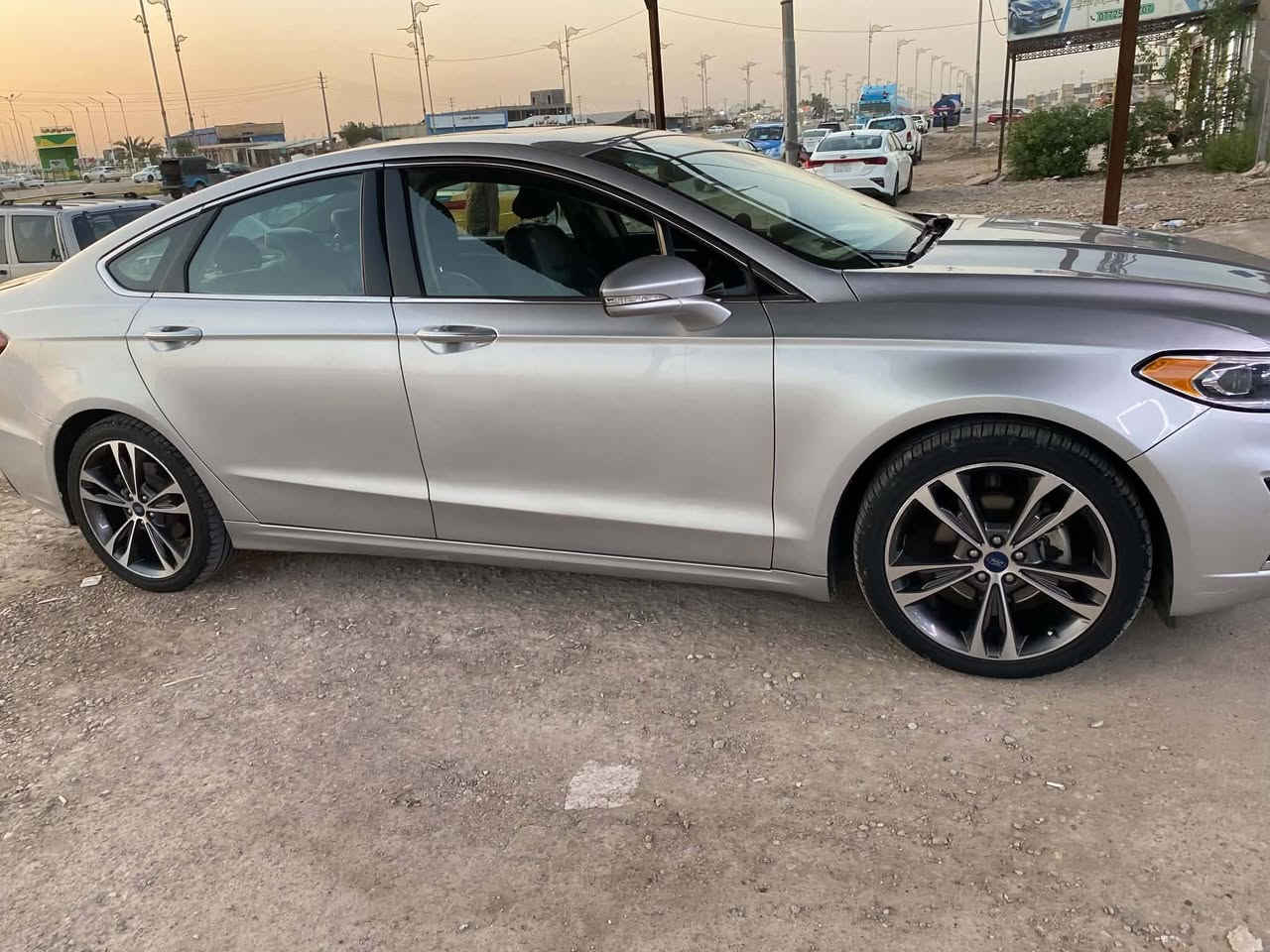 السلام عليكم 
الي يدور شي نظيف
فورد فیوجن تیتانیوم مودیل ٢٠١٩ 
واحد ع واحد
موديل : 2019
حجم المحرك : 2.0 L  تیربو ( 4,سلندر ) ٢٤٥ حصان
المواصفات : تیتانیوم واحد علي واحد و اعلي فئة
بصمة ابواب بصمة تشغيل
رمز بلباب فتح وقفل
سلاید تشغیل عن بعد
اوتو بريك : Auto Stop‎
رادار امامي (تحديد مسار)
رادار جانبي (نقاط عمياء)
رادار خلفي (التحذير من الاصطدام)
حساسات خلفي
مرایا تدفئة و ضد الفول
نظام : Sport
تحكمات ستيرن
شفتات ستيرن
كشنات كهربائي
كشنات جلد
کشنات خزن و مساج
کشنات تدفئة و تبرید
هيتر ستيرن تبريد لمس
شاشه كبيره و نظام صوت من شرکة سوني ١٦ سماعات لايتات ليد وعدسة زينون بلادي
بروجكترات ضباب بلادي 
بكلايتات LED
ويل 19 كروم مال تیتانیوم
نظام خرائط GPS
نظام  apple car play و Android auto
حادثها بنيد فقط وبل عراق بيها باب الصدر بدون دواخل 
السعر ١٢٠وبيها مجال مراوس اوبيع
***********
***********
واتساب

