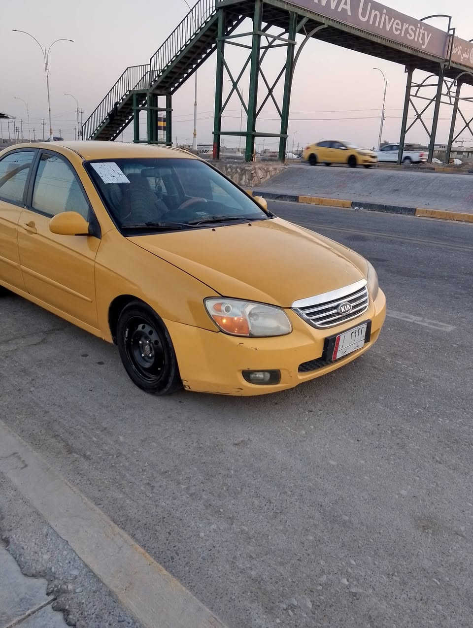 سلام عليكم للبيع كيا سبكترا موديل 9 جاهزه مكينه كير حاويه تبريد ثلج لايت زنون مصفره بيه جاملغ الامامي مكينه 2000 مكاني ديوانيه الحمزه الشرقي السعر 68 وبيه مجال للشراي لاتصال ***********
