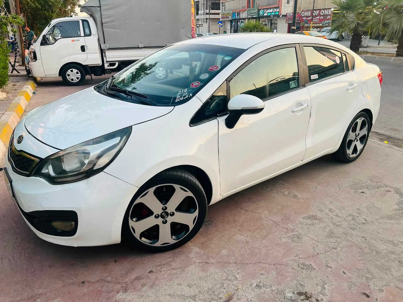 السلام عليكم
kIA ريو 2012  للبيع

السيارة مثل ما موضحة بل صور

محرك ١٦٠٠ دوش  للبيع فقط بدون مراوس

جاهزة من جميع النواحي صدر كهربائيات  تحكمات إستيرين تايرات باتري كير شرط ومحرك  شرط  وجديد شاده

كامرا خلفية حساسات خلفية✔️

تبريد شغال❄️ 

ضرر السيارة صفحة السايق صبغ وبيها اماكن معجون… و بل سقف فقط شبرين   صبغ 

بجم امامي وخلفي شرط كبس بدون اي ضرر ✔️

السيارة شرط التحويل

سنوية ساقطة❌

السعر 73$ وبيها مجال ❤️

اخوان السيارة استخدام شخصي بدون اي نقص

***********

(اخوان اي استفسار  اكثر اتصل.. لاتعلق بشي سلبي )

