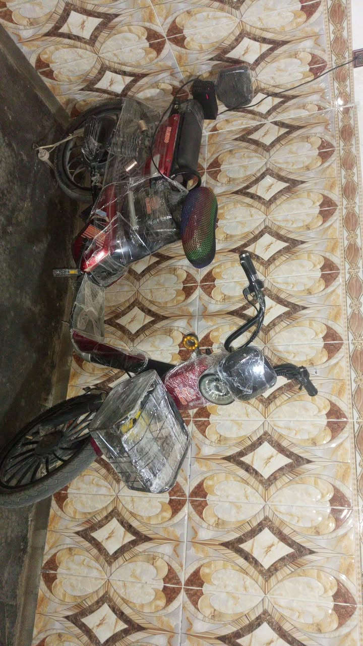 السلام عليكم 
ماطور شحن حجم (20) شركه ULENDO 
موديل 2023 
للبيع السعر 130 قفل بيع مستعجل
ملف عقل بطاريات شرط
للاتصال ***********

صلاح الدين قضاء الضلوعيه 📍
