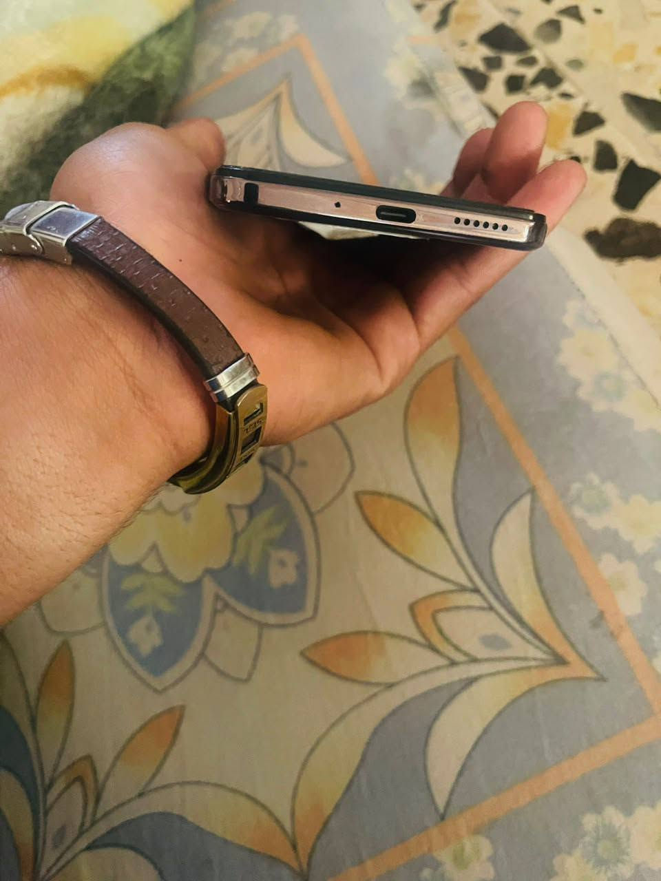 سلام عليكم تلفون البيع مكفول نضيف كلش مال جناي ستفسار ***********
@إشارة
