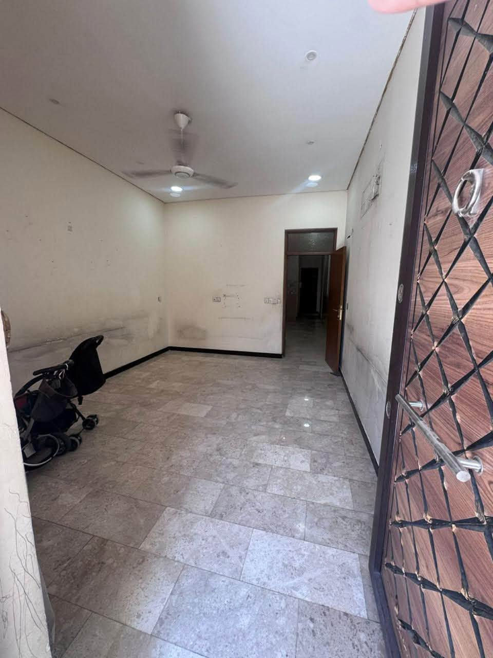 #بيت#للبيع#في#السيديه 🏢
#شركة#قمر#للوساطه#العقاريه 🌝
📍 الموقع: السيدية – شارع جامعة الشعب
100متر
واجهه٤///نزال٢٥
🔹 تتكون من 4 غرف نوم
🔹 مطبخ عدد ٢
🔹 مناور ٢
🔹صاله
🔹خدمات طابقين
🔹سطحين
💼 فرصة ممتازة للاستثمار او السكن
📞 للاستفسار أكثر والتفاصيل، يرجى الاتصال على الأرقام التاليه:-
***********
متوفر واتساب ايضاً
او زورونا في موقع الشركه :-
📍📍📍شارع الامن مدخل المشاتل 
#شركة#قمر#للوساطه#العقاريه

