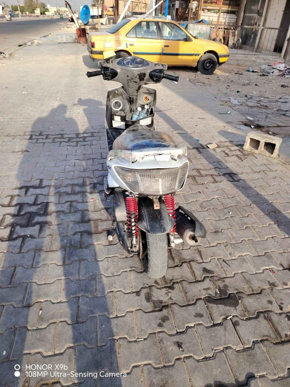 سلام عليكم دراجه سكنس فحل كابريتر دراجه كامله كهربائيات كلهه شغالله دراجه موجوده بال حسينيه سعرهه 450 الف. رقم الهاتف *********** موجود واتساب.

نص مكتوب في الصور:
- HONOR X9b 108MP Ultra-Sensing Camera
- HONOR X9b
- 108MP Ultra-Sensing Camera
- O HONOR X9b