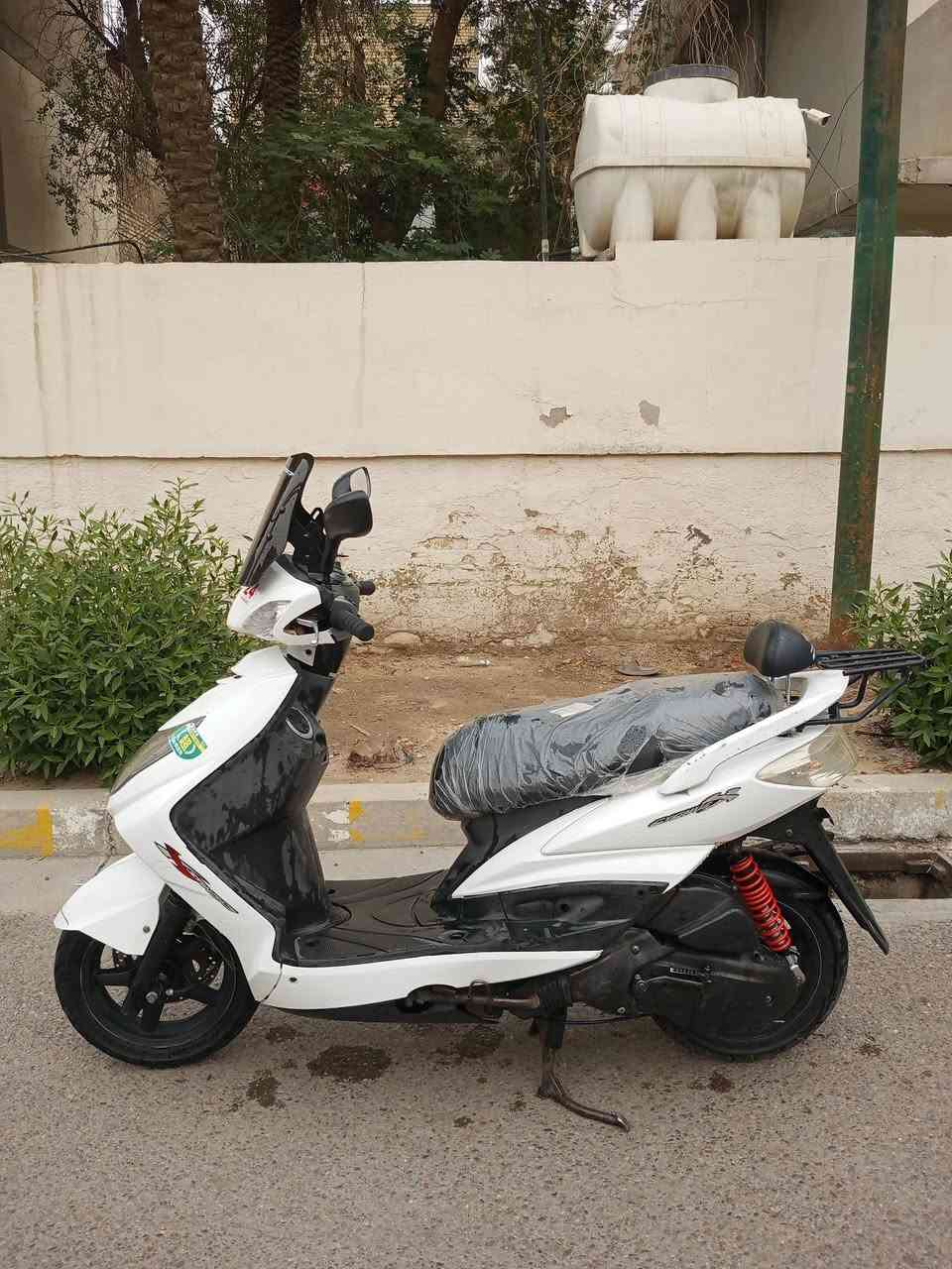 سكنس كوري كابريتر دراجه جديده معنه الكلمه محرك ممفتوح اوراق كامله برغي مابيها نقص السعر 850 عنوان بغداد الكماليه شارع الجامع رابع فرع على اليمين ***********
