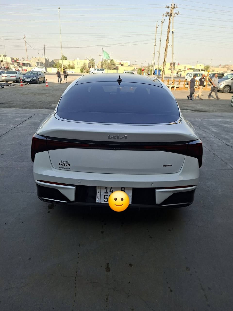 السلام عليكم 
سيارة K5 وارد امريكي اصل كوري موديل ٢٠٢٥ 
محرك ٢٥٠٠ تنفس طبيعي 
السيارة دخول جديد على كتاب الشهداء بأسمي
تفاصيل السيارة فول ضربتة فقط جامة امامية والبانوراما المتحركة بدون ضرر داخلي وتم تبديلة بالوكالة
السيارة مكفولة 
عنوان البصرة/الهارثة 
*********** 
السعر ٢٢٥$ وبيه مجال
