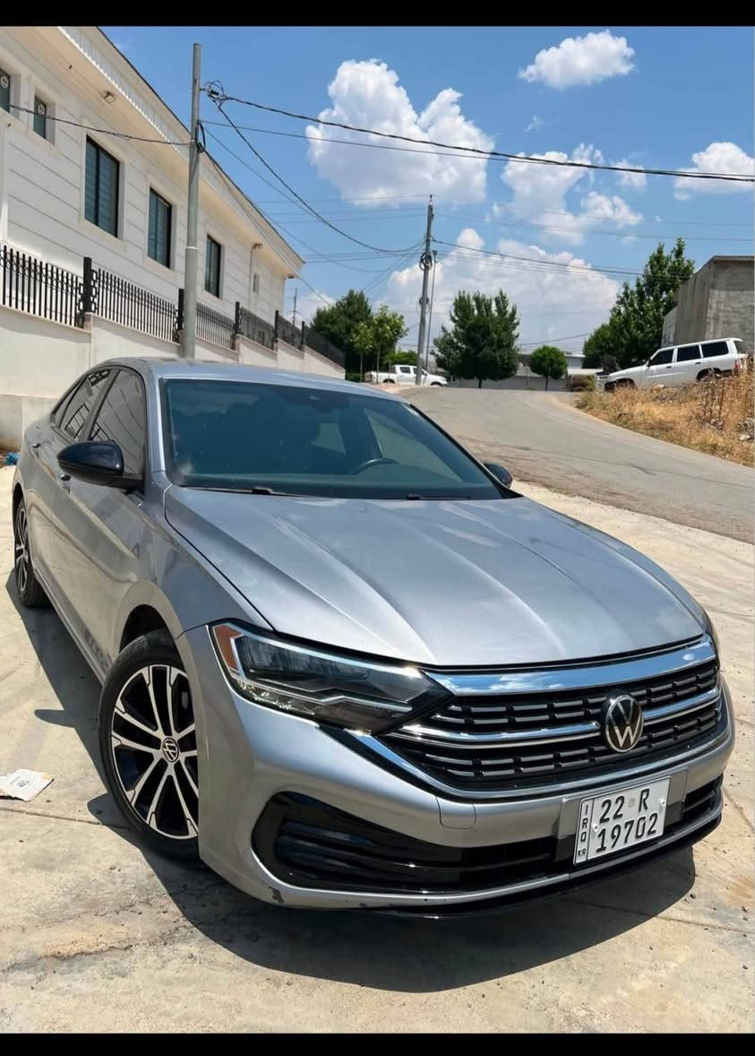 Volkswagen Jetta 2023 S Sport
گێر عادى
یەک بست بۆیاغی هەیە بێ ناوگرتن 
حسابی کلینی لۆ بکە 
رادارو خەتی جادەو 
گێج ئەلیکترۆنی ناو ٨ رەنگە
 رادیتە و لایت و هەموو شتی بیلادیه
نرخی ١٣٠ مەجالەکی زۆر کەم
ژمارە مۆبایل [***********] أربيل, العراق
