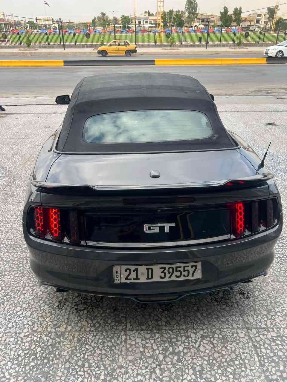 سلام عليكم
🚘 للبيع موستنك EcoBoost موديل 2017

🔹 الممشى: 125,000 
🔹 وارد أمريكا
🔹 كشف كامل
🔹 كشنات كهرباء + تبريد + تدفئة
🔹 شاشة كبيرة تدعم Apple CarPlay
🔹 السيارة عليها صدر جديد
🔹 الضربة  باب + جاملغ خلفي جهة الصدر
🔹 صبغ حزام على إيدي
🔹 متوفر تصوير للسيارة قبل الصبغ وبعده
🔹 السيارة على إيدي وجاهزة، وما بيها نقص

💰 السعر: 107$ 
💵 يوجد مجال بسيط للمشتري الجاد.

📍 المكان: بغداد – السيدية
📞 ***********
