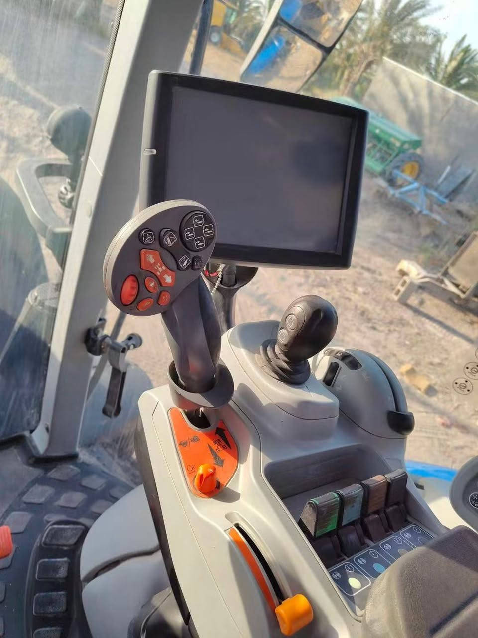 New Holland T.270
قرش موديل 2020

 فول مواصفات مشتغلة 7الاف

تفاصيل أكثر ‏‪***********‬‏
