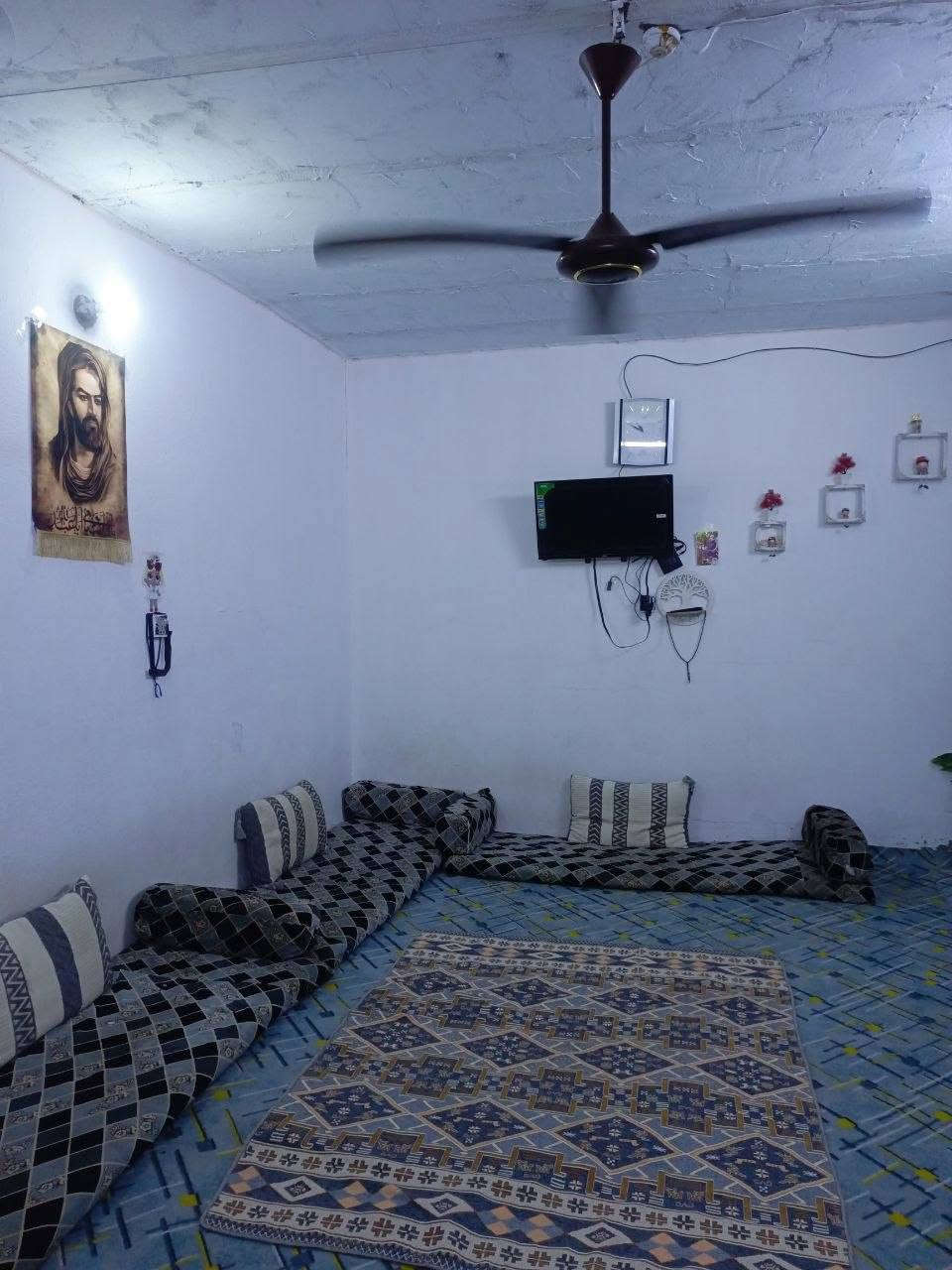 السلام عليكم
دار للبيع مساحه 100متر أساس تجعيب بناءً بلوك السكف عكاده يحتوي على غرفه وصاله ومطبخ صحيات داخليه  السعر( 18)مليون وبي مجال 

العنوان :النجف الاشرف/ شارع المعمل/ فرع صيدليه الخنساء

للاستفسار مكتب المهندس

***********

***********
