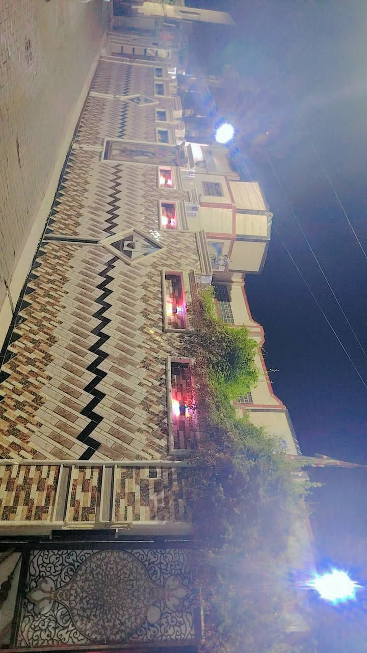 بيت البيع سعر خاص المساحه 600 الموقع وره المستشفى الحسين التعليمي بساتين محمد علي ***********   ***********
