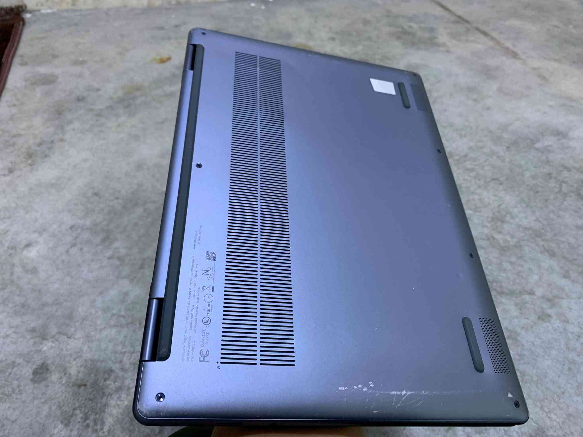 لينوفو Yoga 7i • كور i7-١٢ • ١٦ جيجابايت رام