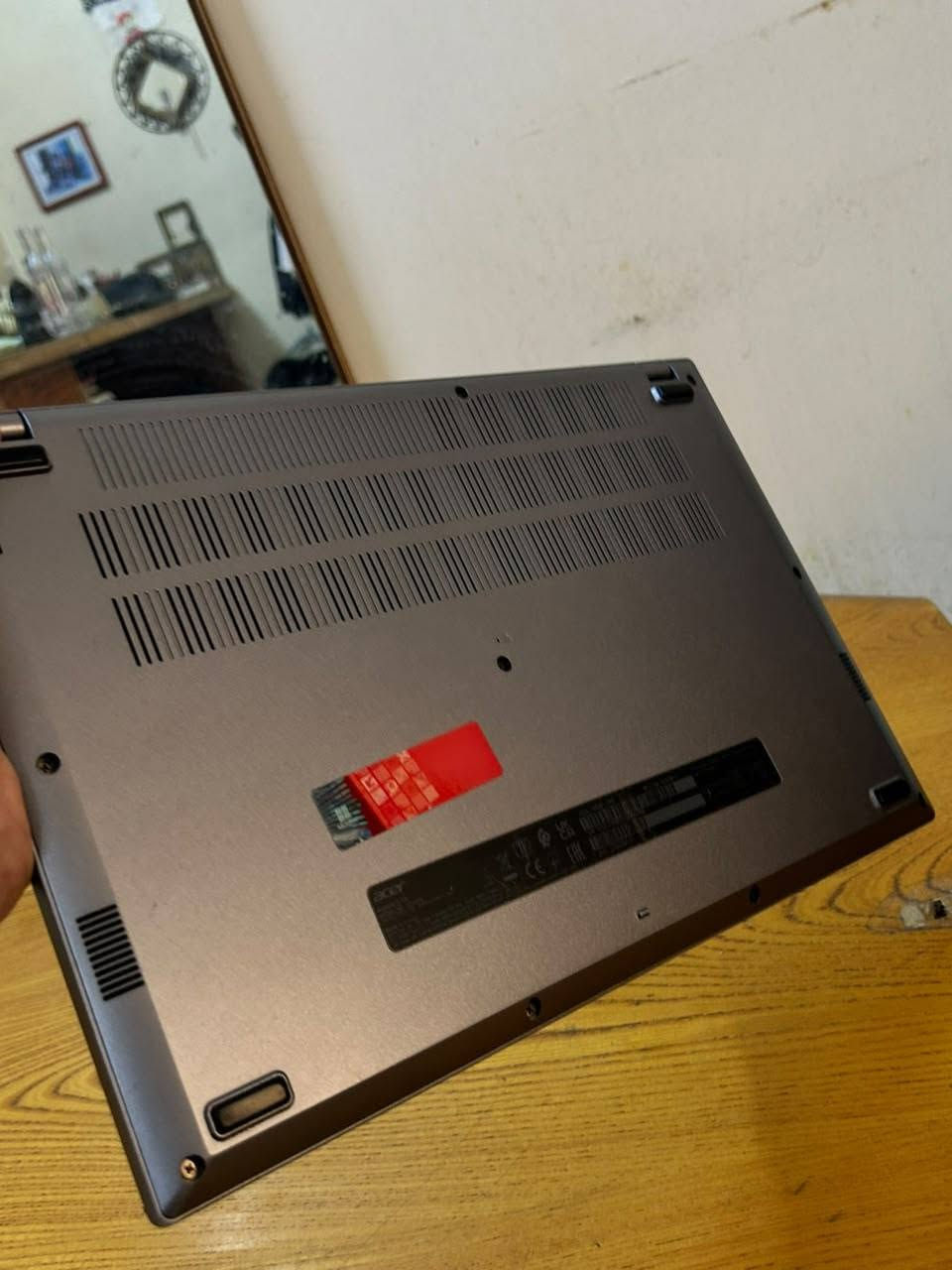 لابتوب acer للبيع للكيمنك والاستخدام المكتبي 
المعالج (Intel Core i5 :(CPU (الجيل الثاني عشر)
Nvidia GeForce كرت منفصل :(GPU) كرت الشاشة •
RTX 2050(4GB GDDR6)
• الذاكرة (8GB DDR4 :(RAM (قابلة للزيادة)
• التخزين (512GB SSD NVMe :(Storage (سريع
جداً في الإقلاع والبرامج)
• الشاشة: 15.6 إنش بدقة FHD IPS ضد الانعكاس
• نظام التشغيل: وندوز 10 برو جهاز نضيف جدا + وية كافة ملحقاتة 
سعره 800 الف رقمي *********** متواجد واتساب اتصال فقط
