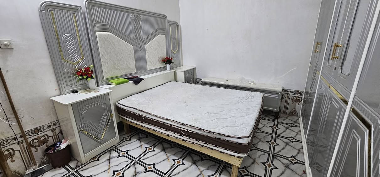 سلام عليكم عندي غرفة اخشاب عراقي تزگام بداية السنه شتريتها مليون و٦٥٠ اريد ابيعها مليون و١٠٠ ***********

