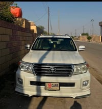 لاندكروز GXR • ٢٠١٥ • بدون صبغ