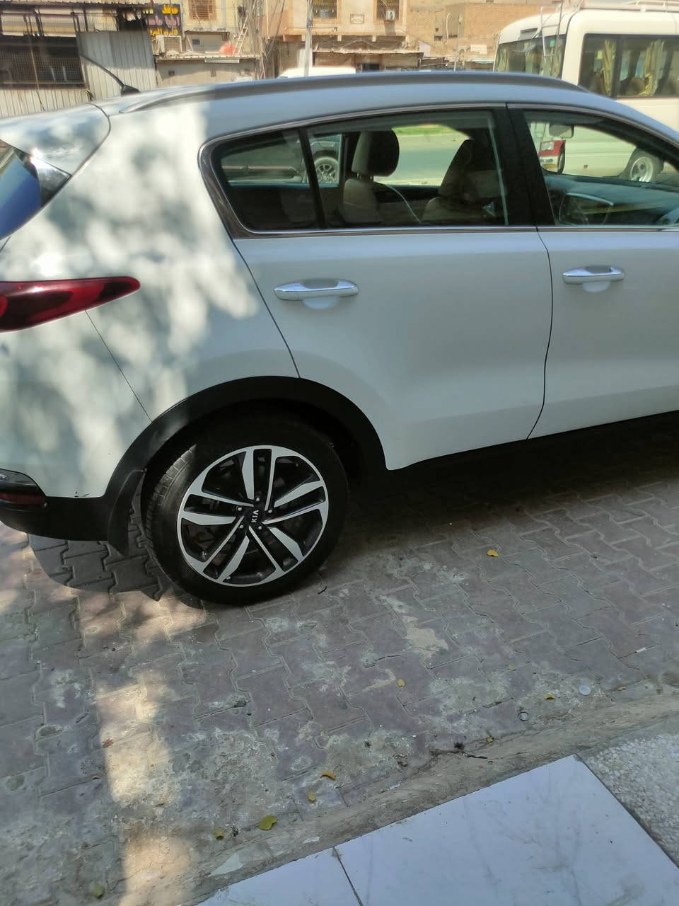 سبورتج موديل 20 رقم بغداد خليجي خاليه من الصبغ والتبديل مكينه كير مكفول مواصفات عاديه السياره ماشيه 58 السعر 181 مكان السياره بغداد الاتصال على الرقم ***********
