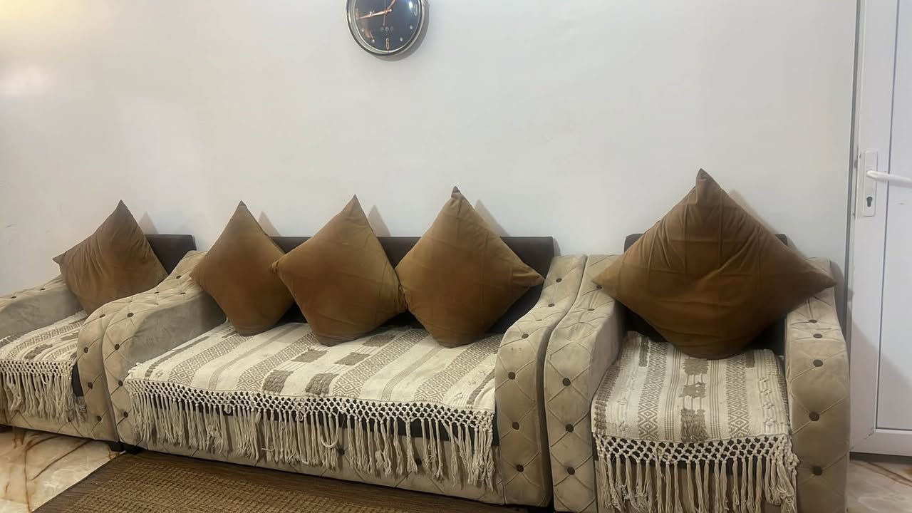 ١٠مقاعد • بعقوبه • يحتاج غسيل