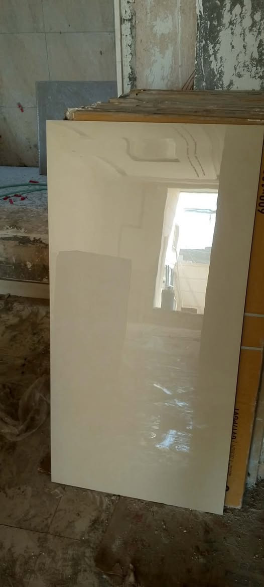السلام عليكم ألواح بورسلين هندي درجه أولى ١٢٠*٦٠ المتر ب ١٣ وبي مجال العدد ١٧ متر   للتواصل ‭***********‬ المكان في بابل السده

