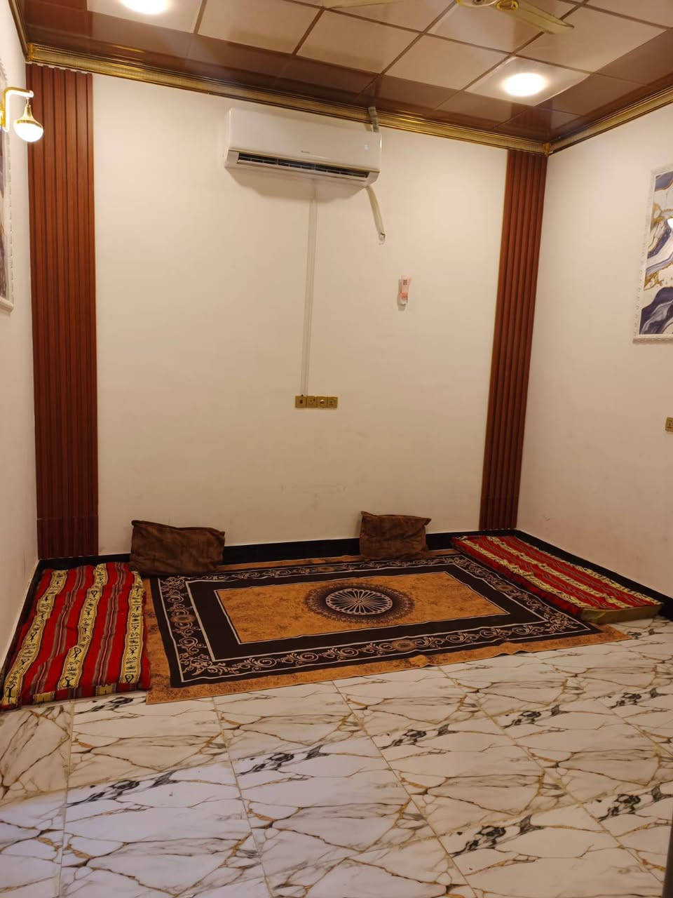 أسعد ألله أوقاتكم بكل خير 🌹
توفر دار سكن تحفه فنيه ماشاءالله
من ضمن مجمع سكني متكامل
جميع الخدمات 
مساحة البيت 165 م
شارع 10 متر 
محتويات البيت 
كراج سياره + حديقه
دوانيه 
صاله
مطبخ + مناور
غرف منام عدد 2
صحيات خارجي وداخلي

العنوان أبي الخصيب طريق سيد حامد مقابل مدينة لأندلس

نوع العقار طابو ملك صرف زراعي عراقي نموذج 25 

السعر 82 مليون وبي مجال
للأستفسار ***********
