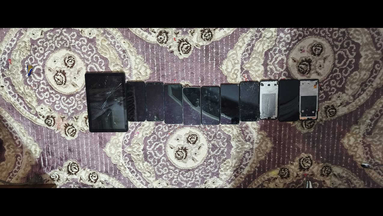 سلام عليكم موبايلات شغلات و موبايلات عطلانه و التفاصيل تحت
ايفون 7 بلاص شغال بطاريته ما أبدل نسبته 57. بسعر 50 الف

ريدمي نوت 11 pro موبايل نضيف بس يراندله شاشه سعره 50 

ابو رينو 5 يراندله شاشه بسعر 50 

سامسونج s20fe شغال بس يراندله شاشه سعر 50

هونر x7c شاشه امبدل و البورد عطلان مرات يشتغل و مرات لا بسعر 25 

سامسونج j6 ما اعرف شنو الخرب بسعر 15

ريلمي 8 pro يراندله شاشه بسعر 50 

تكنو pop 6 pro بورد خربان بسعر 15 

سامسونج s25 ultra صيني شغال الشاشه امفطره بسعر 25
تاب بلافيو 7 وايفاي شغال الشاشه امفطره بسعر 50

انفنكس gt 30 pro صيني الشاشه امسخطه شغال بسعر،25 
للتواصل ***********
