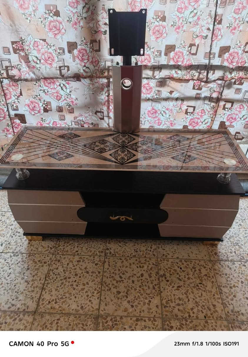 ميز مال ابلازمه نضيف السعر 75 الف بي مجال الي يحب يتصل عل رقم ***********
