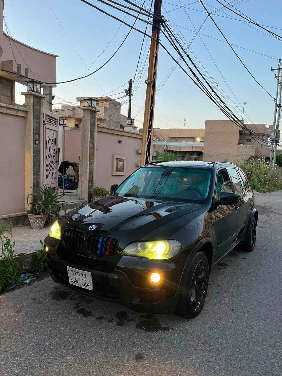 سلام عليكم 
BMW x5
موديل 2009
كير ومحرك شرط
محرك كاز ديزل محرك 30 تك سوبر المرغوب 
طخم جديد
تايرات جدد
تبريد ثلج 
باتري جديد 
رقم دهوك 
هزه جديد ضل بس الترقيم
ماعليه غرمات
المكان موصل 
السعر 105 وبيه مجال 
***********
