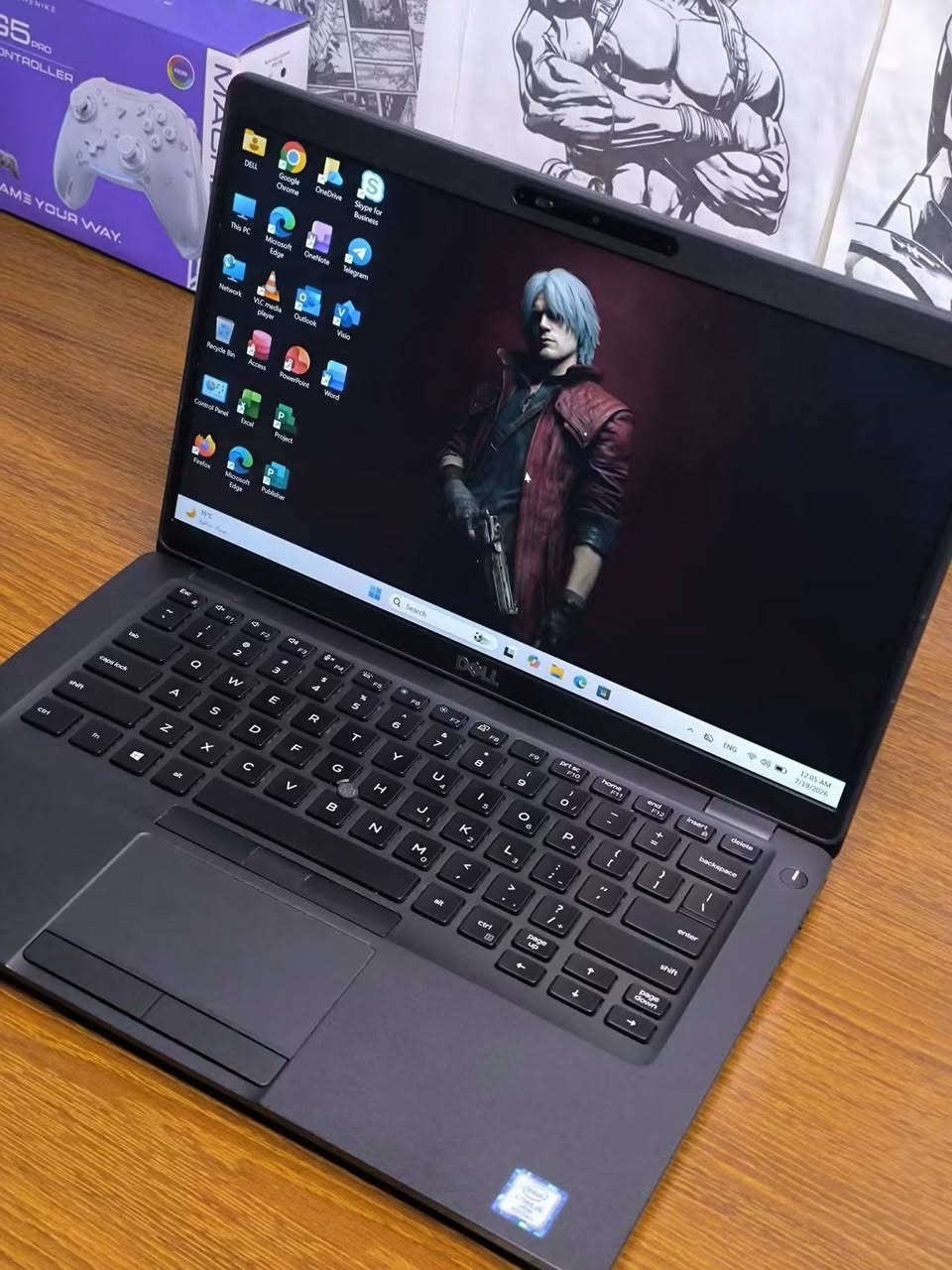 لابتوب Dell Latitude 5401
⚜️ المواصفات:
⚜️ المعالج: Core i5-9400H — الجيل التاسع — فئة H
⚜️ الرام: 8 كيكا DDR4
⚜️ الهارد: 512 كيكا SSD M.2
⚜️ كرت الشاشة الداخلي: Intel UHD Graphics 630 — 4 كيكا
⚜️ حجم الشاشة: 14″
⚜️ دقة الشاشة: 1920×1080 FHD
⚜️ البطارية: جديدة تدوم من 3 الى 4 ساعات 
🛡️ الضمان والخدمات:
• فحص اللابتوب و مقارنة المواصفات و النضافة قبل الاستلام عند المندوب.
• ضمان أسبوع كامل بعد الاستلام.
🚚 التوصيل: التوصيل متوفر إلى جميع محافظات العراق
📞 للحجز أو الاستفسار (متوفر واتساب): ***********
السعر : 330 الف دينار
📌 موقّعنا : بغداد الامين الثانية
