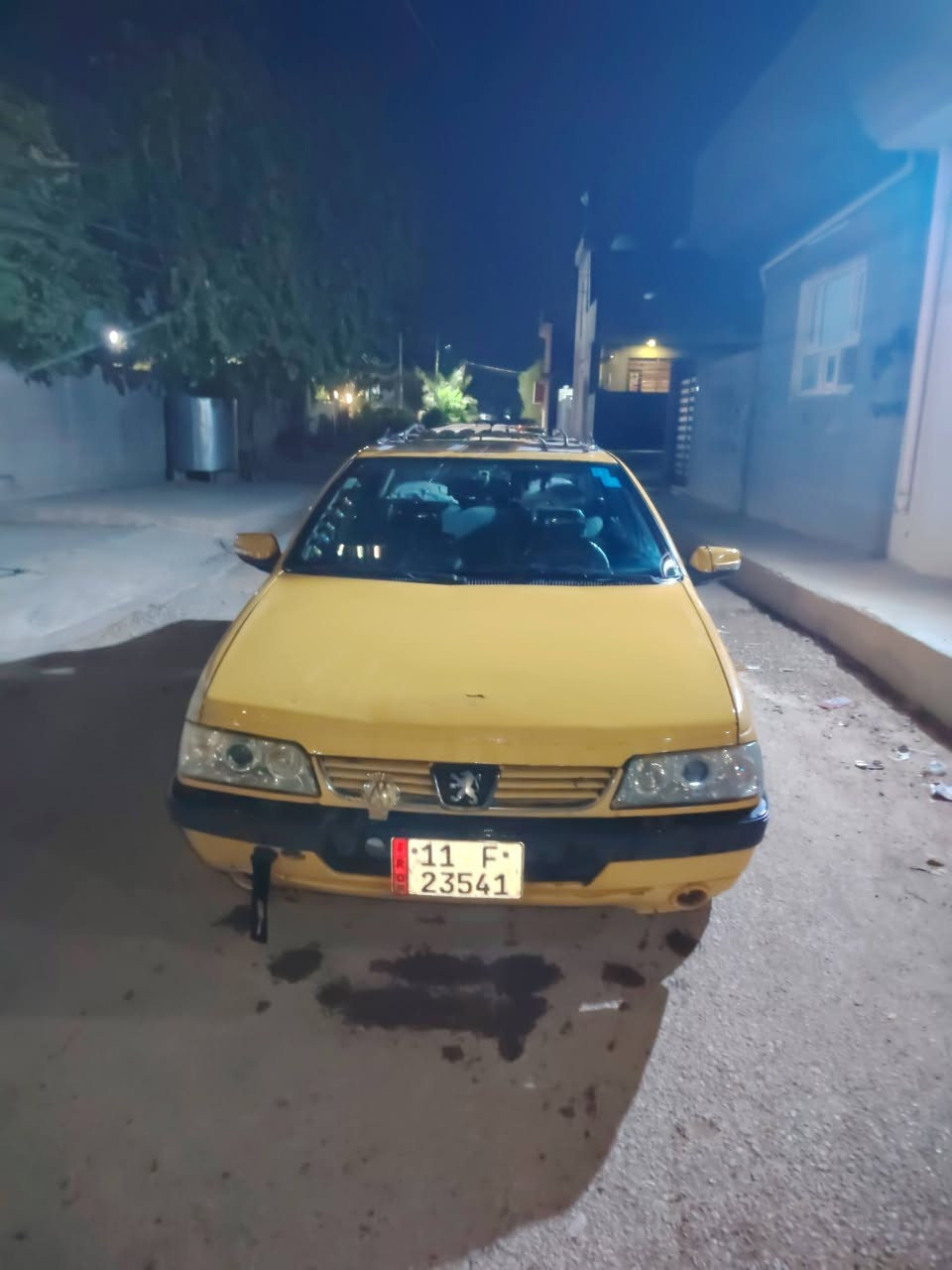 سلام عليكم بيجو ٤٠٥ موديل ٢٠١٢  مكينه كير فرنسي حداديه امامي خلفي  جديد  كهربايات كلهه شغاله تبريد جديد سياره كل نقص مابيهه رقم بغداد سنويه جديده هيئة مصفره عنوان ديالى خانقين  سعر ٣٠ رقم مبايل ***********@
