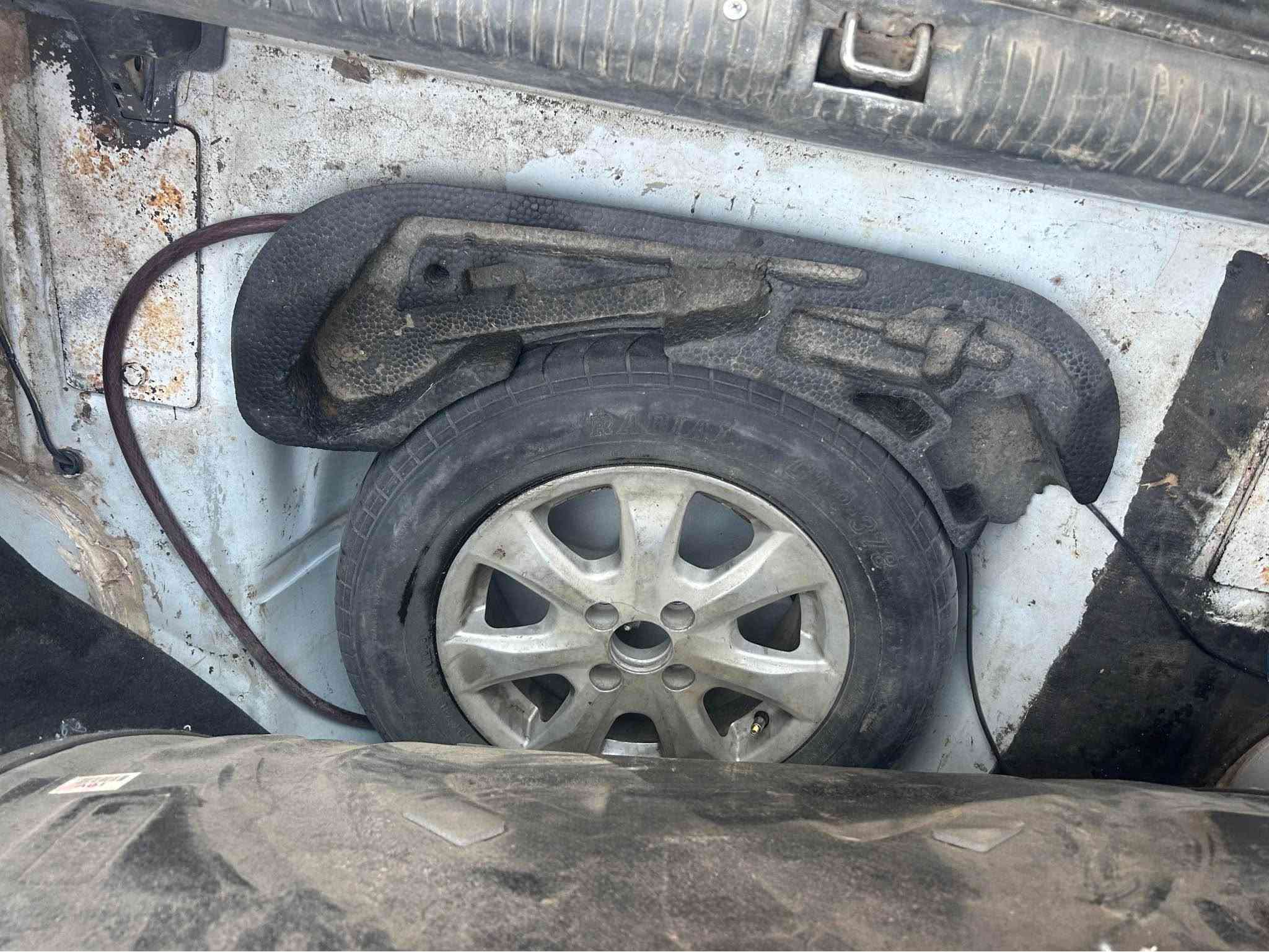 فرۆشتنو گۆڕینەوە 
مۆدی١٩٩٣
مەکینە ٢٠تۆماتیک
بی بۆیاخ. سڵایت ناو کریمی 
هەموو گیانی لەسەر بیلادە 
چرکەو گەڵای لی فڕێ دە 
ویلو تایە لۆک
بۆ عەیب مەگەڕی كويسينجاك, أربيل
