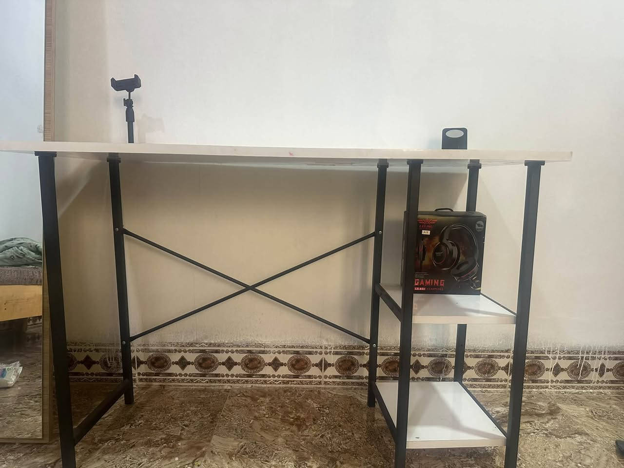 ميز • للدراسة • مستعمل