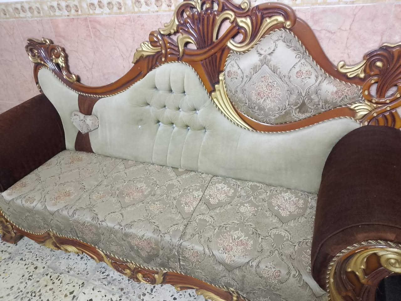 سلام عليكم مكلف بالنشر قنفات للبيع للاستفسار على هذا الرقم *********** واتساب
