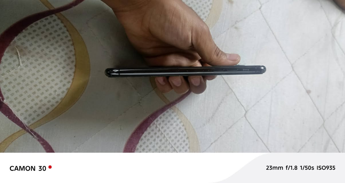 ايفون ١١ برو ماكس • مكفول • مراوس ١٣ برو ماكس