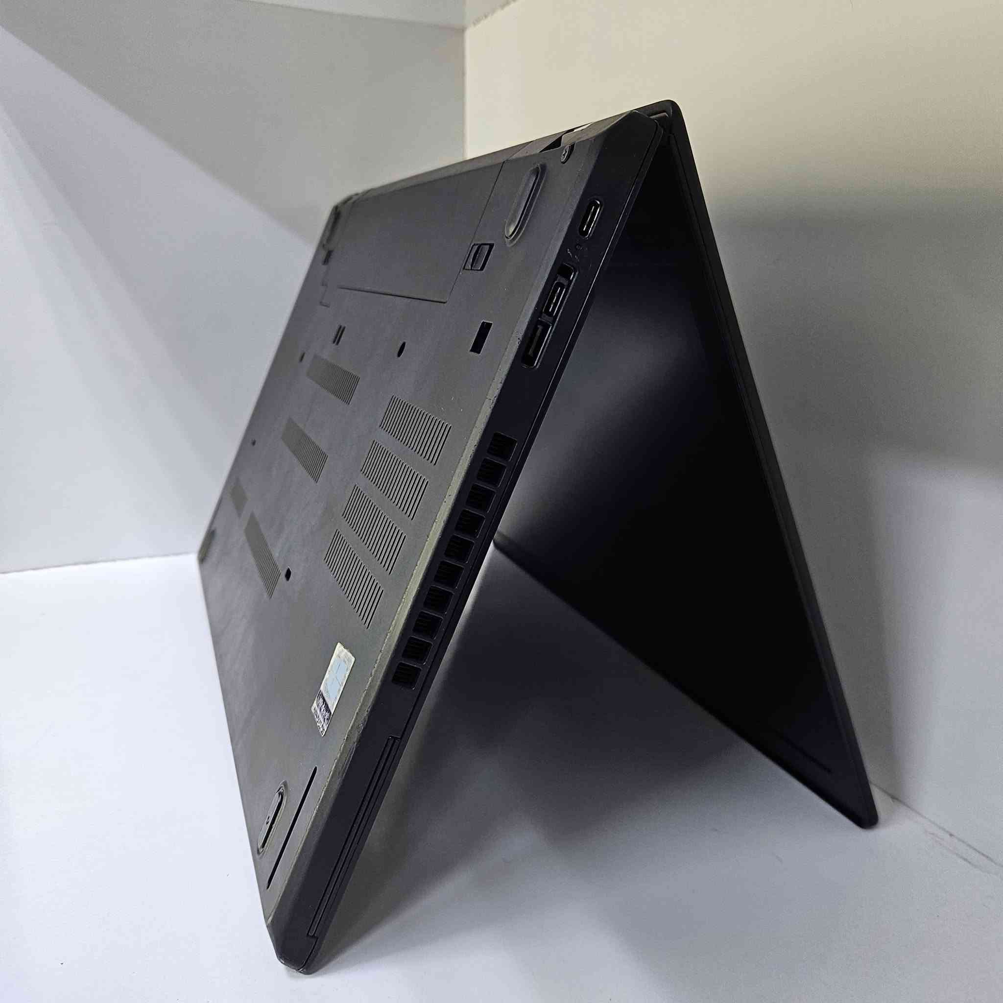 T480 جيل ثامن فقط ب240
‏💻 المواصفات:
· ‏معالج Intel Core i5 الجيل الثامن
· ‏رام 8GB DDR4
· ‏ذاكرة 256SSD سريع
· ‏نظام Windows 10 عربي سريع وسلس جداً
· ‏كيبورد عربي + إنكليزي بإضاءة وألوان
‏
· ‏جنطة اللابتوب موجودة 🎒
· ‏الجهاز نظيف ومناسب للدراسة، العمل، التصفح والبرامج اليومية
‏
‏💰 السعر: 240 دينار عراقي
‏واتساب فقط 7844515426
‏اتصال فقط‪***********‬
‏تلي كرام hw2lc
‏
‏
