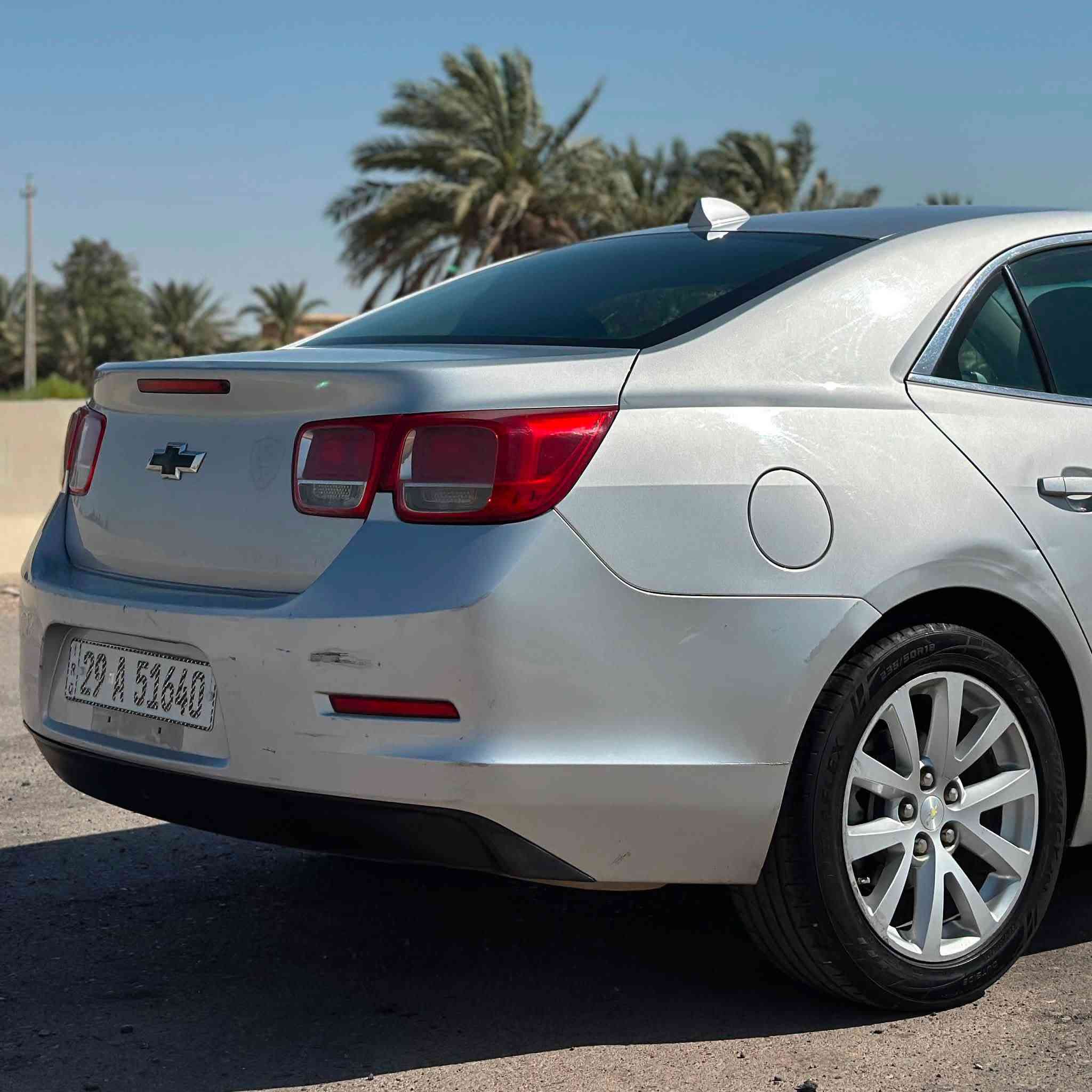 السلام عليكم
شيفروليه ماليبو LT 2013 2.5L 
وارد امريكي قطعتين ونص تبديل وصبغ بدون دواخل 
رقم جديد بأسمي هزة جديدة مشروع وطني
محرك جديد قبل شهرين شديتة 
هيدروليك كير جديد 
تخم تاير ويل 18 وباتري جديدات
تبريد ثلج تدفئة شغالة وكل البوابات شغالة 
المواصفات: 
شاشة لمس وقاصة 
سستم صوت بايونير وانارة محيطية زراعة غير البلادي
بجم LED ولايت اوتو 
تحكم مري كهرباء واشاير بالمري
مرايا وسطية اوتو دم 
كشنات جلد كهرباء وجامات اوتو 
تحكم ستيرن جهتين ومثبت سرعة
تبريد مناخين وشاشة اعطال
السعر 87 ورقة وبيها مجال للشراي
السيارة نقصها بوش هاوزن انزلهن من سعرها
العنوان بغداد، الدورة
حمزة: ***********
"اخوان فدوة اروحلكم الشراي يتصل مو يعلق لو يراسل"

