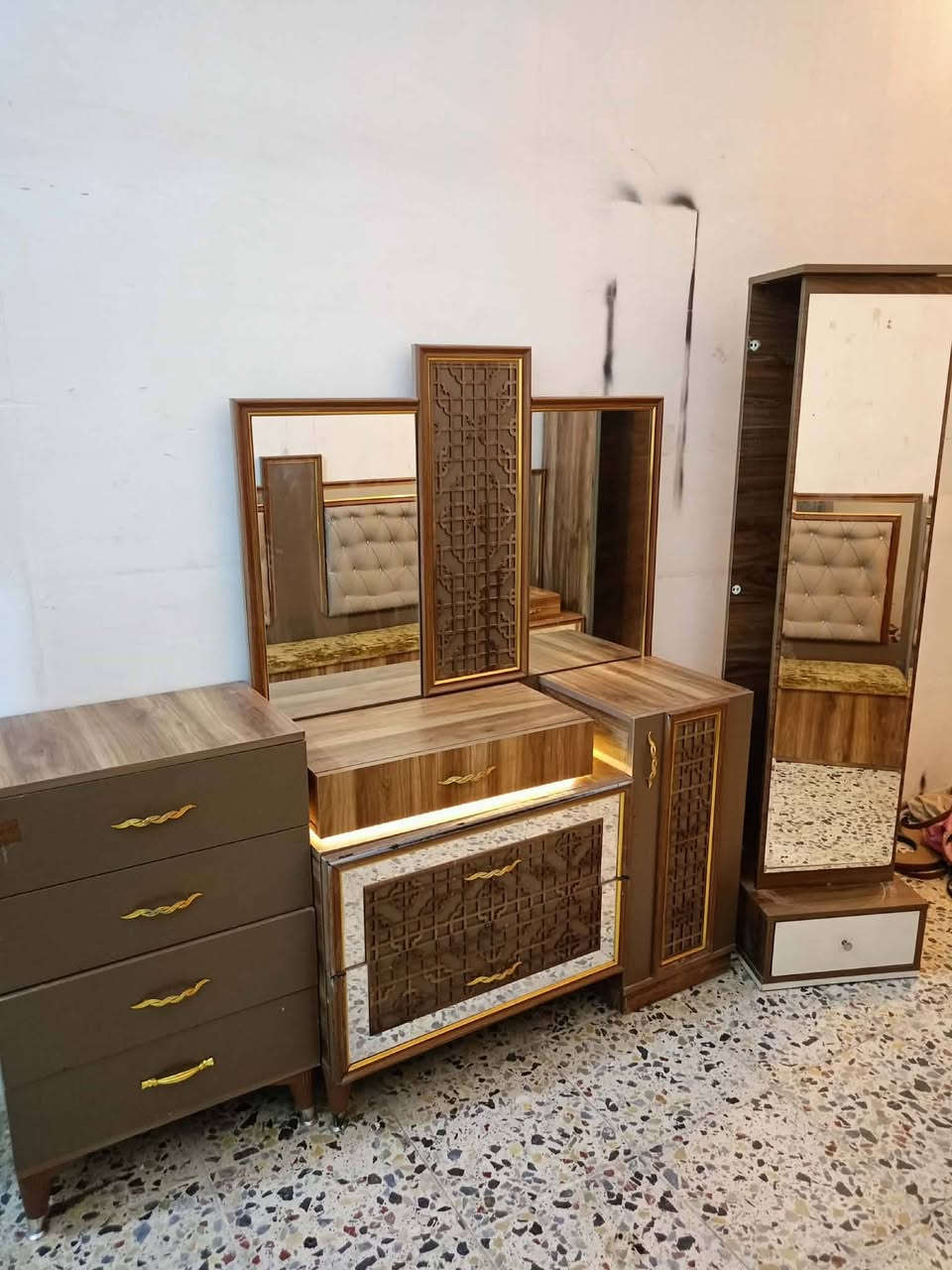 650معه شد ونقل داخل بغداد مجانا للحجز واتس ***********
