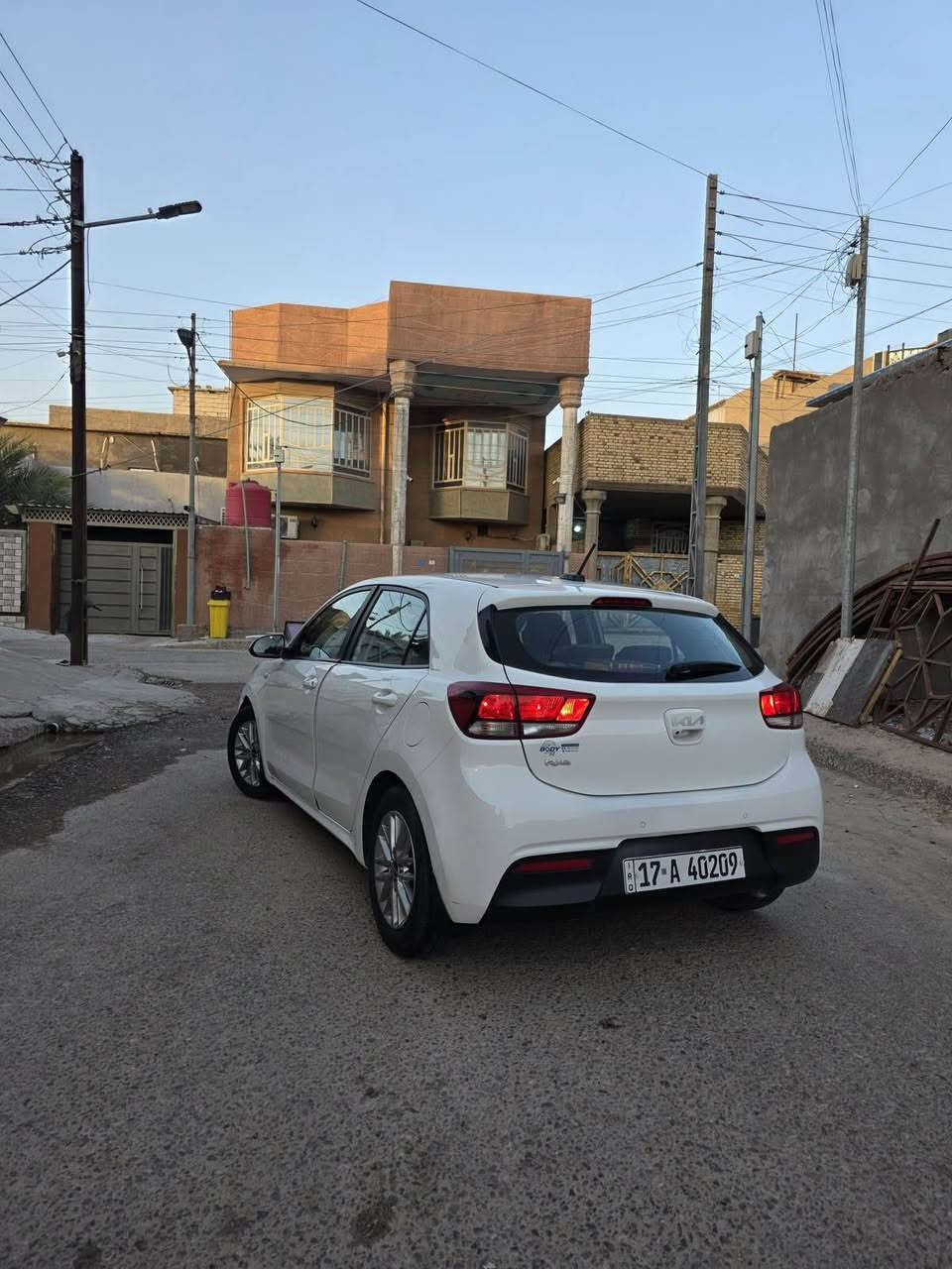 السلام عليكم 
كيا ريو 2023 
حره تحويل 
جاهزه كير مكينه حداده تبريد كل نقص مابيها 
مكانها بصره
للاستفسار *********** البصرة, العراق
