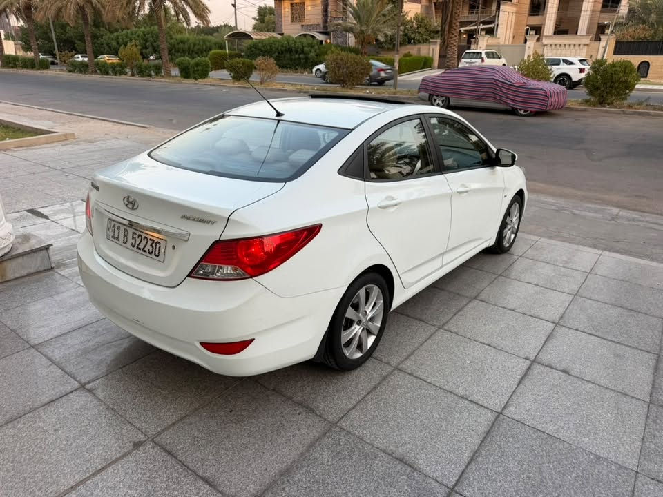 السلام عليكم 
اكسنت خليجي 2012
1600
ماشية 50الف 
باسمي تحويل ثاني يوم
مكفولة من الصبغ والتبديل 
مكاني بغداد الكرخ
***********
السعر 115وبيها مجال بسيط
