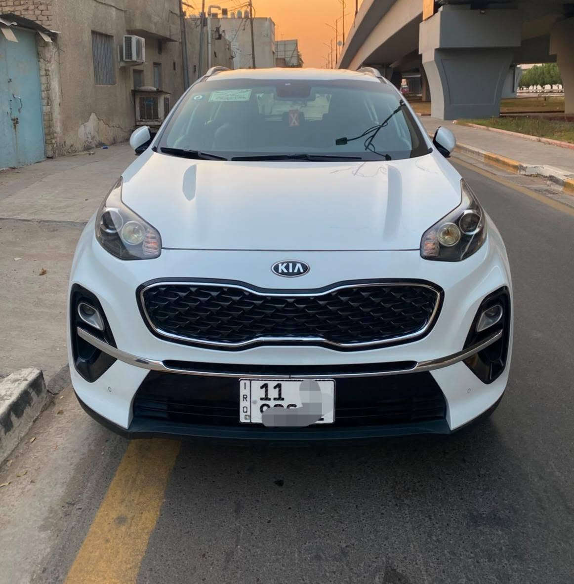السلام عليكم للبيع كيا سبورتج خليجي وكالة الدولية موديل ٢٠١٩ رقم بغداد الدولي الجديد سنويه باسمي هزه جديده ادامتة بالشركة بالمنصور ماشية ٨٩الف حقيقي السيارة بحاله جيده جدا
محرك 2000دوش
تبريد قطعتين
فول تحكم استيرن جهتين
اشاير بالمري قابله للطي
حساس امامي وخلفي بلادي
ثلاثة أنظمة قيادة
شاشه لمس مع كامرة خلفية
ويل كب حجم 19
داخل جلد مع مخمل بيجي
السعر ١٧٩ بيه مجال بسيط للاتصال *********** مكاني بغداد جانب الكرخ
