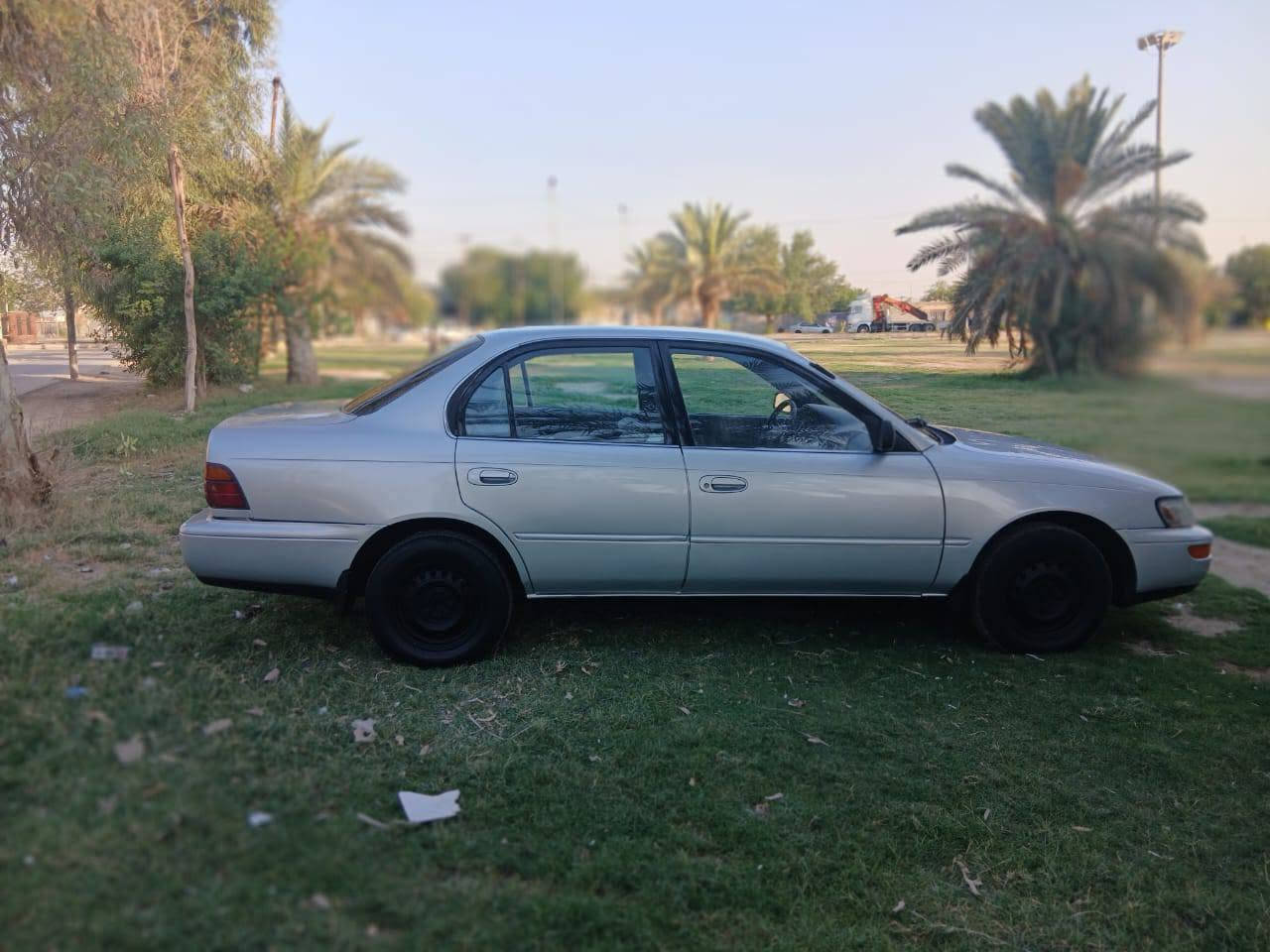 السلام عليكم
كورولا 1993 سياره جديدة مكينه وكير جدد حداده جديده تخم تاير جديد مكفوله من الضربه والخياس كهربائيات كلها شغاله مكينه 1800  دواخل حلوه ونظيفه
السعر 50 وبيها مجال بسيط 
 ***********
