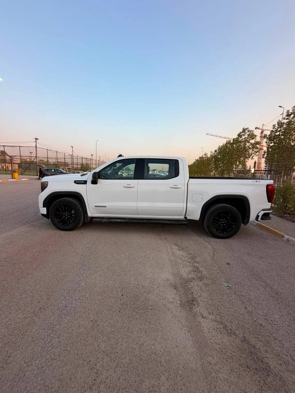 السلام عليكم
2024 GMC SIERRA K1500 الفيشن 

جيمسي سيرا

رباعي AWD 4*4

شاشه كبيره 

كير تعليك

كشن كهرباء

رادار خلفي

رادار امامي

تحكمات ستيرن

مثبت سرعه

تحديد مسار

لايت زنون

باب كبير بودي قصير 

مكينة 8 سلندر 5.3

رقم قادسيه انكليزي شهداء يعني سنتين تداور  تاخذ كفاله عامه وشرط المداور 

بيه هواي مواصفات  حادثهه خشم الجاملغ الامامي عكس السايق ايرباك ستيرن فقط 

السعر الاتصال 

***********
